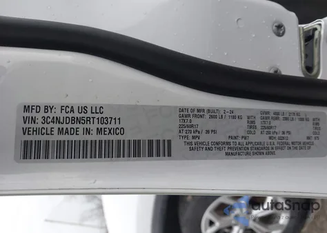 2024 Jeep Compass Latitude 4X4 z USA, uszkodzony, nr VIN 3C4NJDBN5RT103711